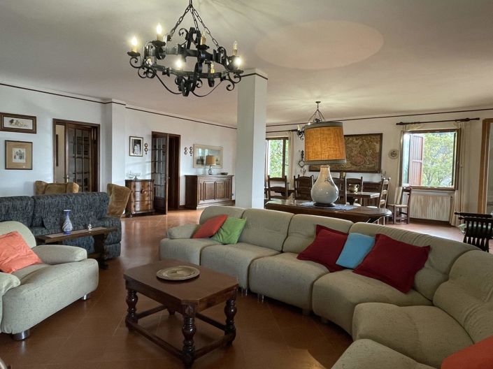 Image No.7-7 Bed Villa for sale