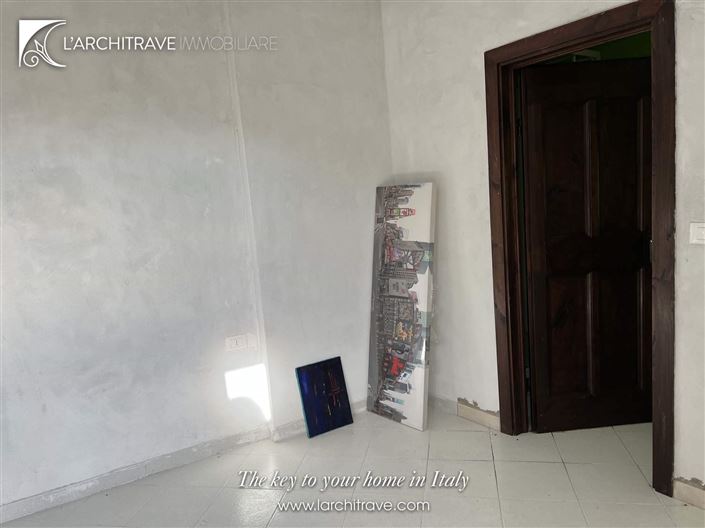 Image No.10-2 Bed House for sale