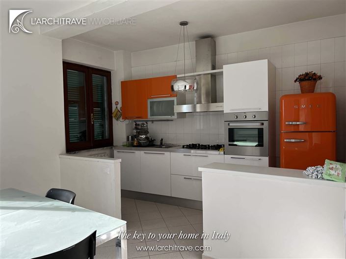 Image No.2-2 Bed House for sale