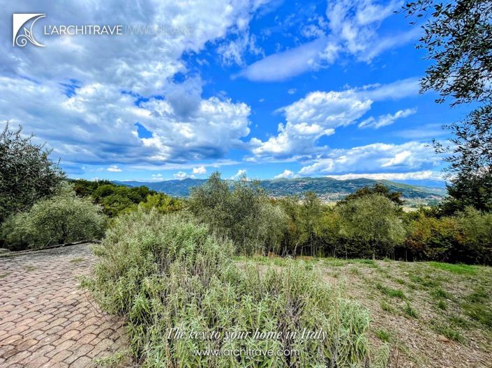 Image No.12-5 Bed Villa for sale