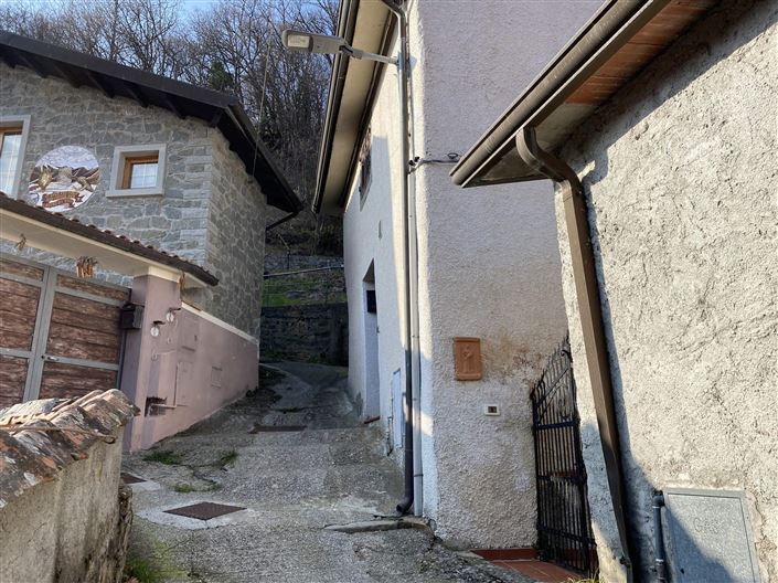 Image No.12-2 Bed House for sale