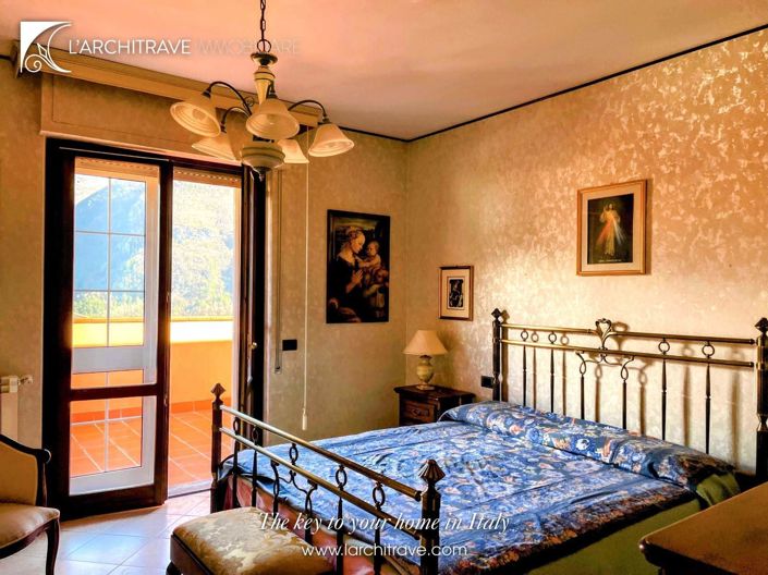 Image No.10-2 Bed House for sale