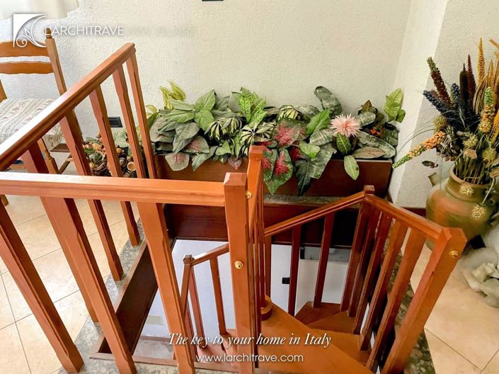 Image No.16-2 Bed House for sale