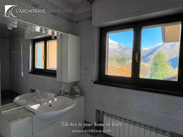 Image No.20-2 Bed House for sale