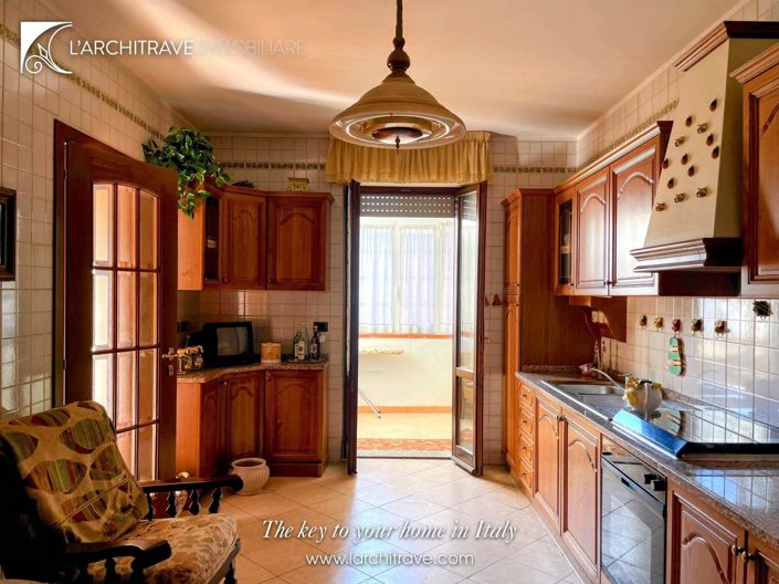 Image No.3-2 Bed House for sale