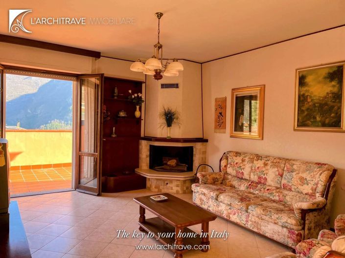 Image No.8-2 Bed House for sale