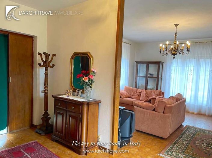 Image No.3-4 Bed Villa for sale