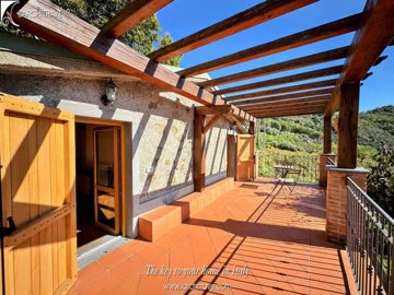 d4add7bb-8bd1-3a69-9c3f-5cd883f5343f