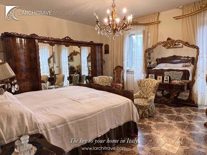 Image No.8-3 Bed Villa for sale