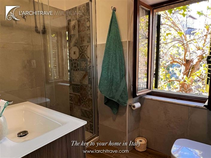 Image No.15-3 Bed House for sale