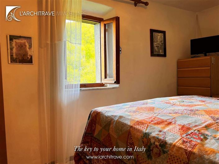 Image No.8-3 Bed House for sale