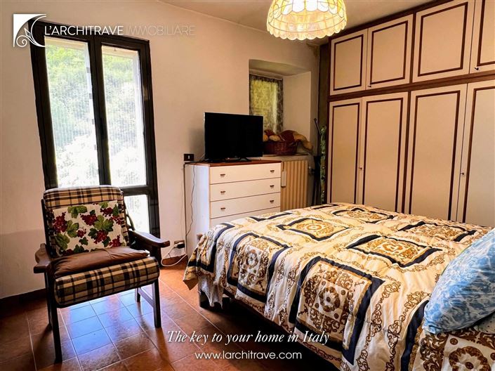 Image No.9-3 Bed House for sale