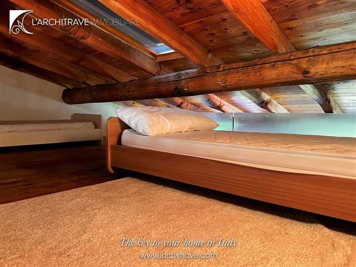 Image No.10-2 Bed House for sale