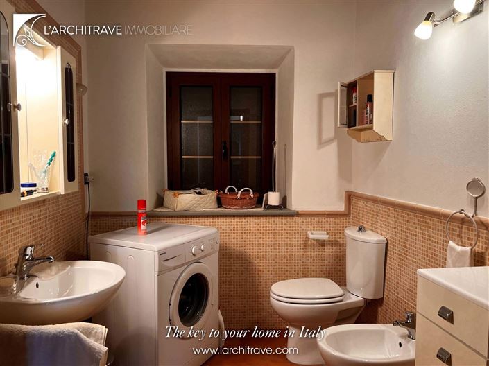 Image No.11-2 Bed House for sale