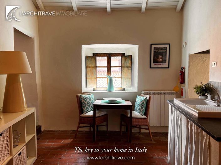 Image No.12-4 Bed House for sale