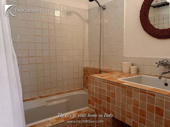 Image No.19-4 Bed House for sale