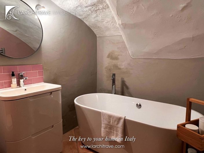 Image No.23-4 Bed House for sale