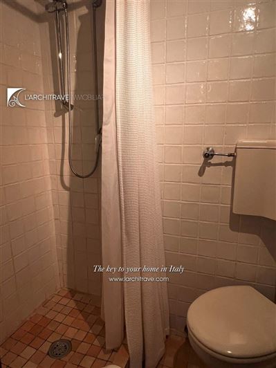 Image No.25-4 Bed House for sale