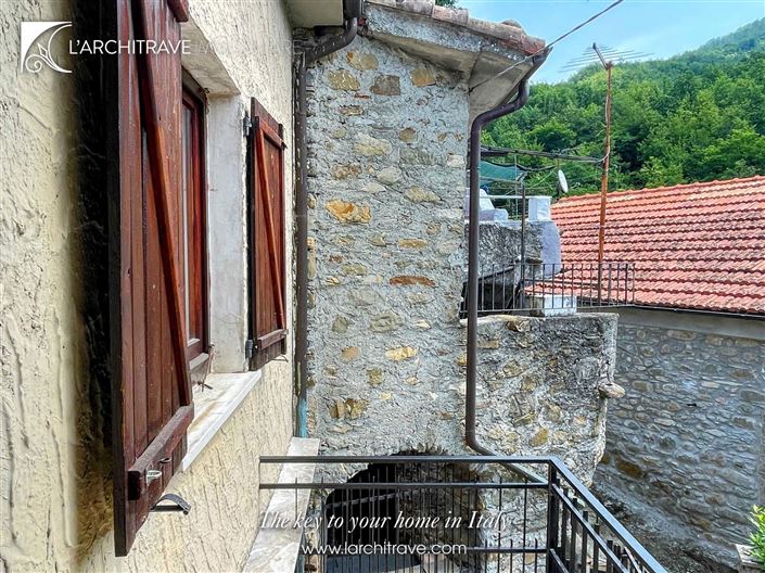 Image No.10-1 Bed House for sale