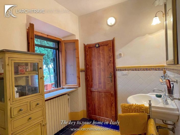 Image No.10-5 Bed Villa for sale