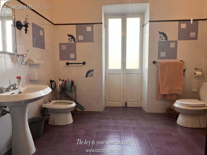 Image No.20-Villa de 6 chambres à vendre à Licciana Nardi