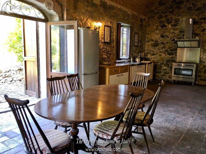 Image No.4-Villa de 6 chambres à vendre à Licciana Nardi