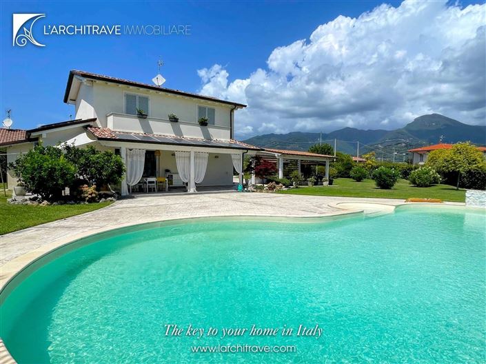 Image No.1-Villa de 4 chambres à vendre à Camaiore
