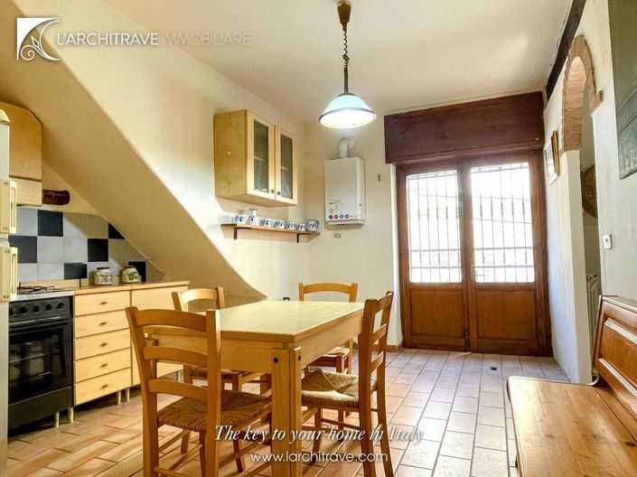 Image No.10-1 Bed House for sale