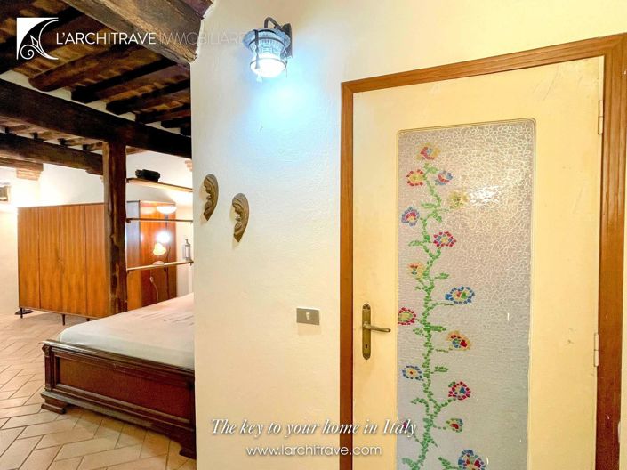 Image No.16-1 Bed House for sale