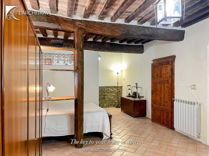 Image No.18-1 Bed House for sale