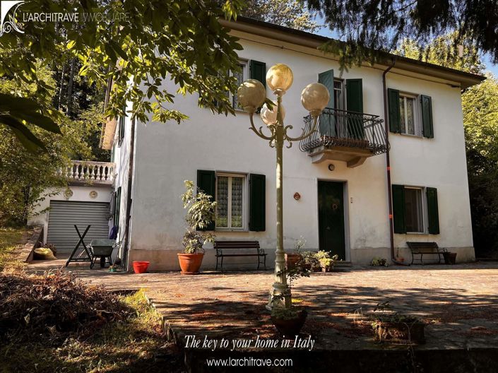 Image No.1-Maison de 4 chambres à vendre à Licciana Nardi