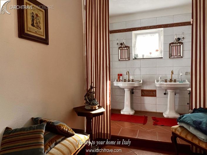 Image No.15-4 Bed House for sale