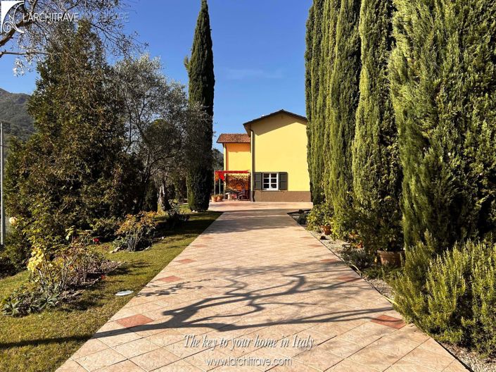 Image No.1-Villa de 3 chambres à vendre à Fivizzano