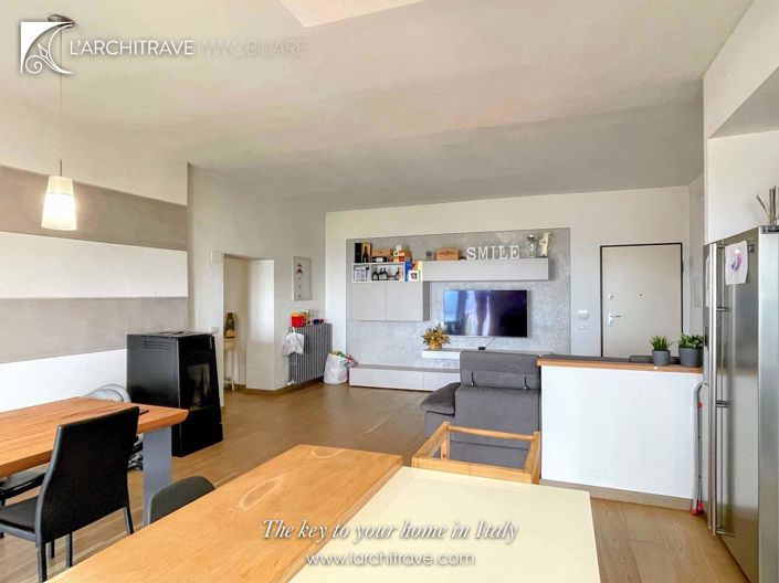 Image No.8-2 Bed House for sale