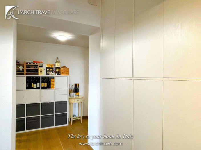 Image No.9-2 Bed House for sale