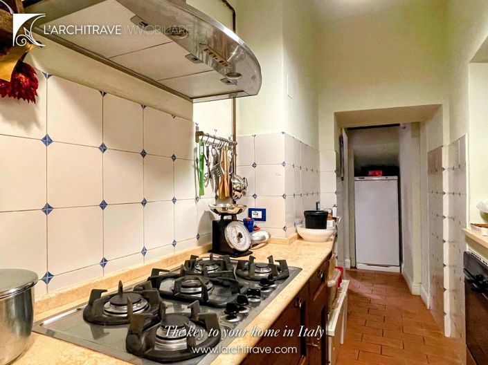 Image No.5-2 Bed House for sale