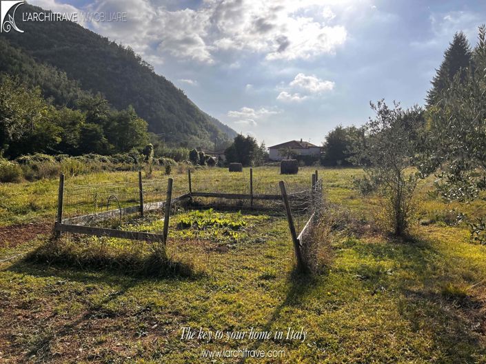 Image No.2-Villa de 5 chambres à vendre à Licciana Nardi