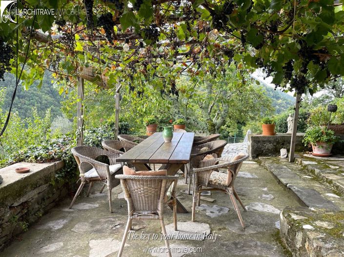 Image No.5-Villa de 4 chambres à vendre à Licciana Nardi