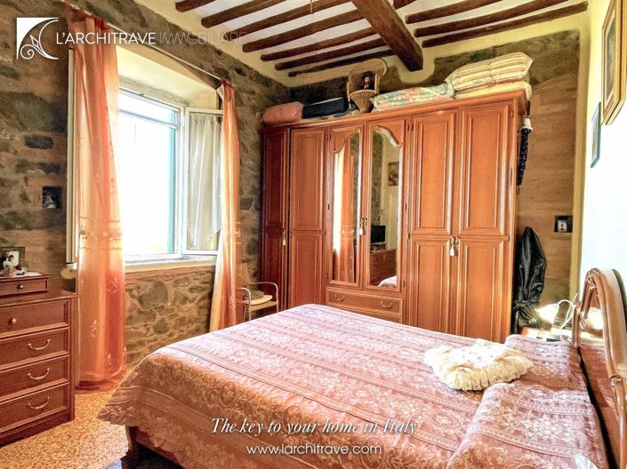 Image No.14-3 Bed House for sale