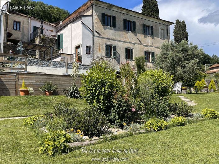 Image No.1-Villa de 7 chambres à vendre à Licciana Nardi