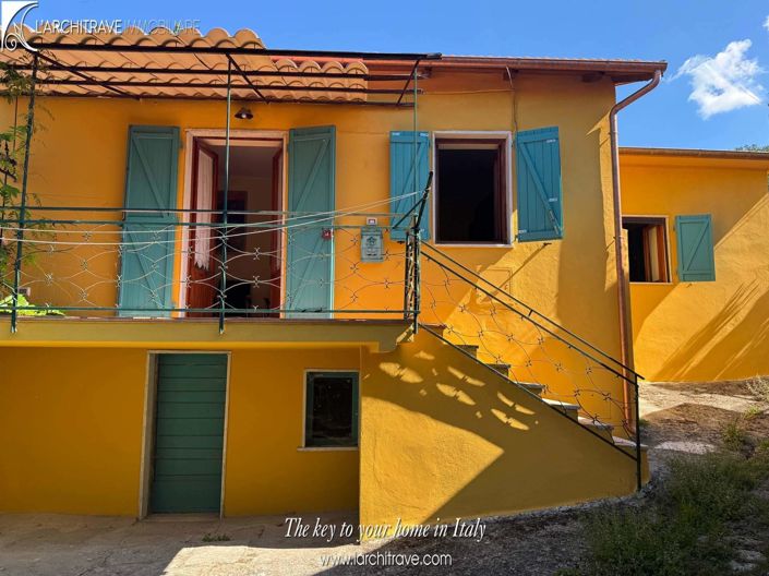 Image No.1-2 Bed House for sale