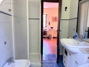 226229bd-c538-33fa-a75f-c2b8593dc2f2