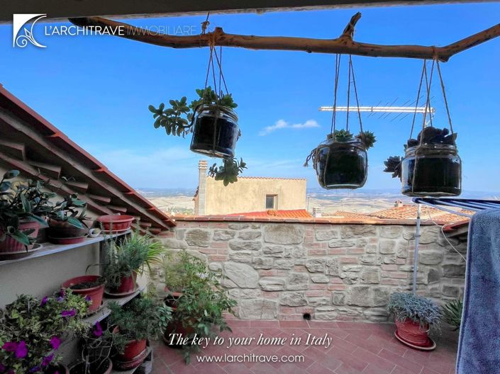 Image No.17-2 Bed House for sale