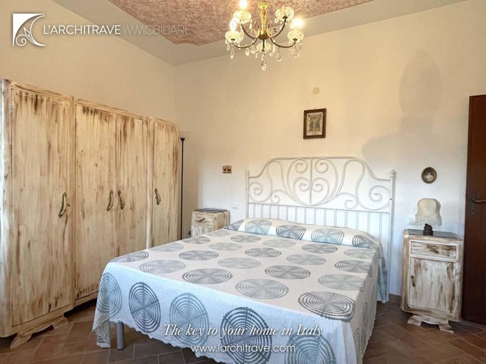 Image No.11-5 Bed House for sale