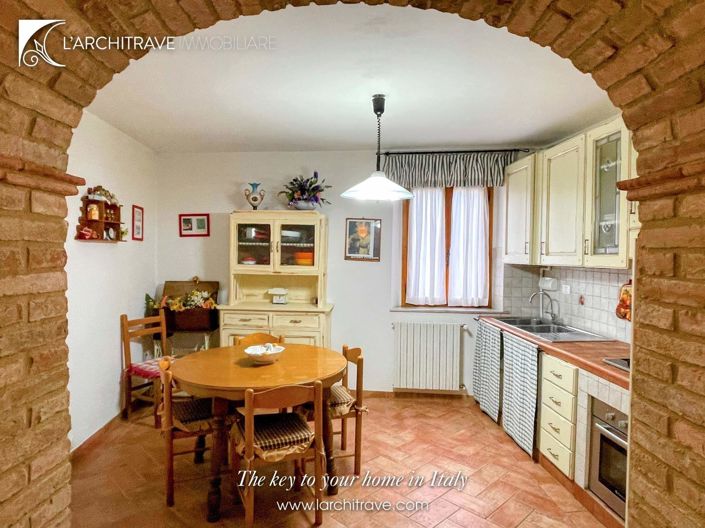 Image No.6-5 Bed House for sale