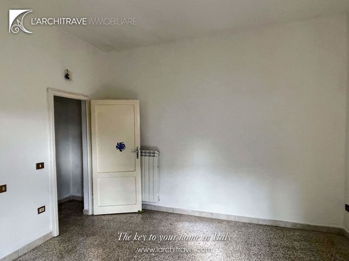 Image No.13-2 Bed House for sale