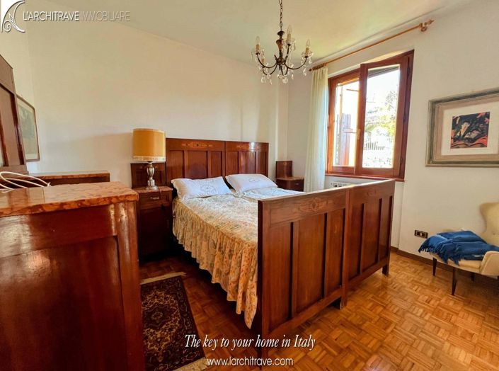 Image No.11-4 Bed House for sale