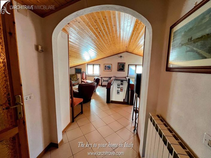 Image No.13-4 Bed House for sale