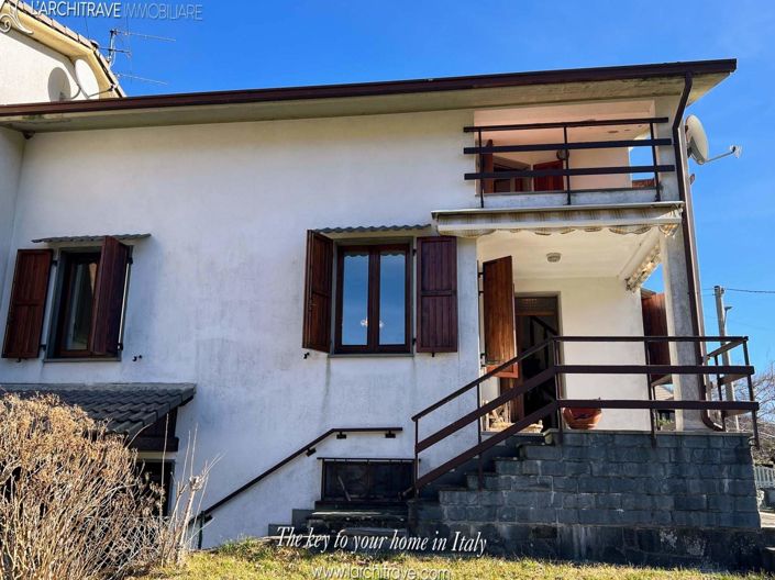 Image No.2-4 Bed House for sale