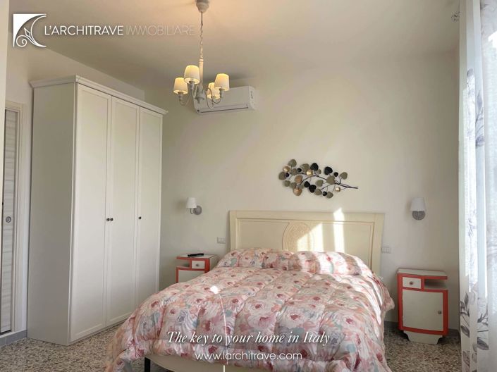 Image No.15-6 Bed Villa for sale